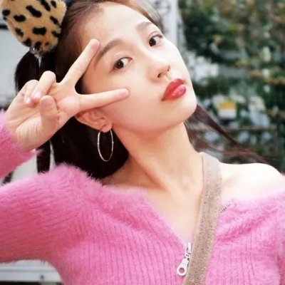 照片里的伴娘